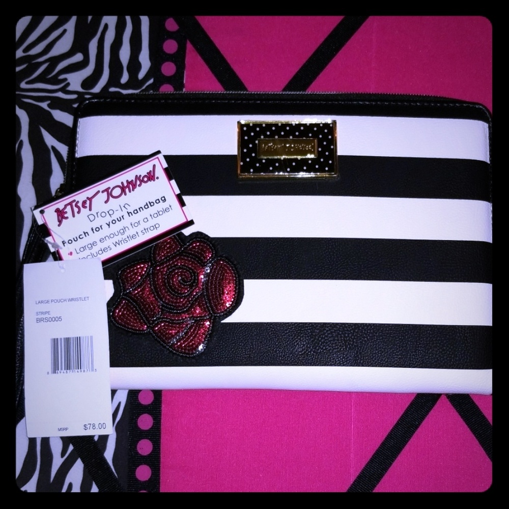 Betsey Johnson Lg Pouch Wristlet